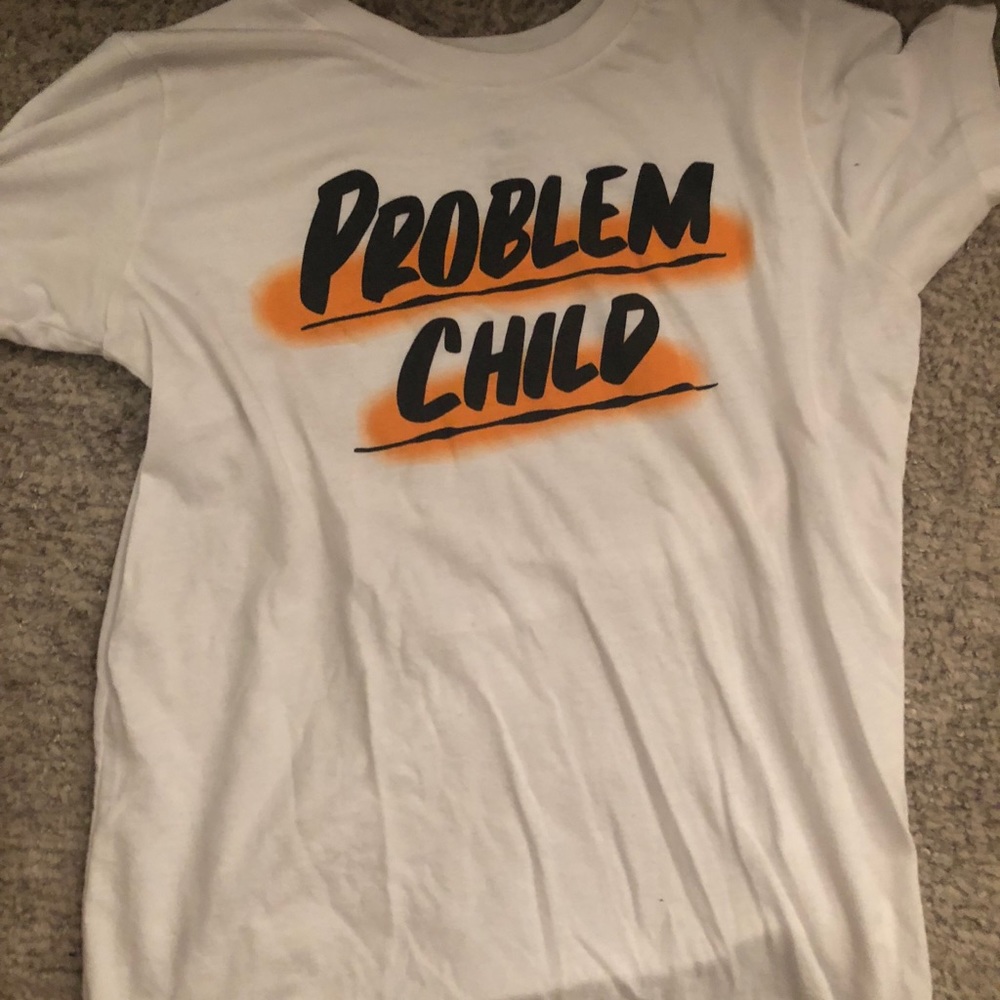 Graphic tee bundle! - Picture 2 of 3
